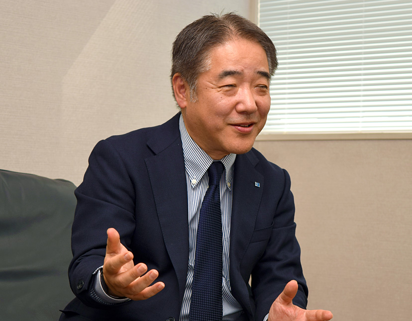 三宅弘人氏